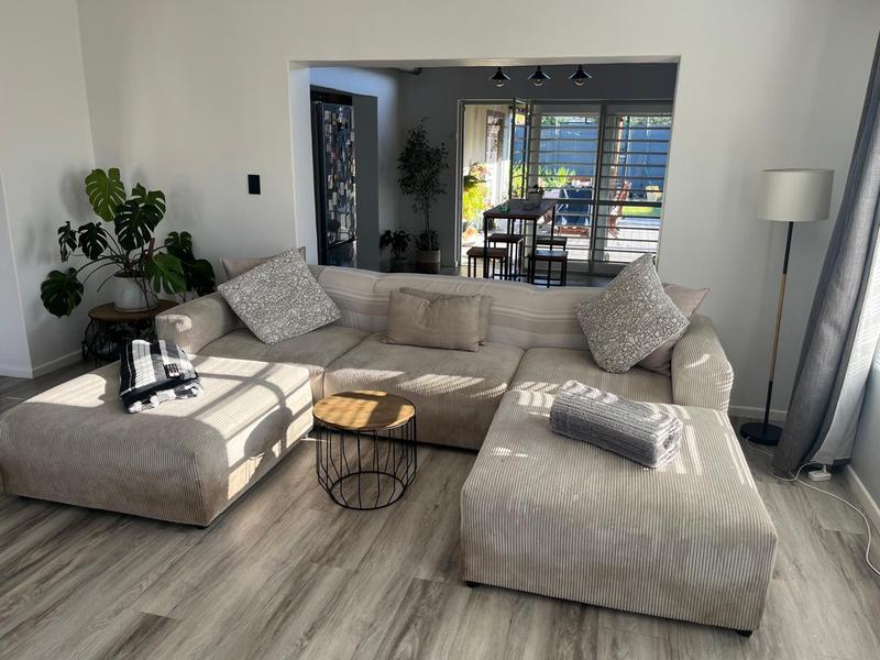 To Let 3 Bedroom Property for Rent in Uitzicht Western Cape